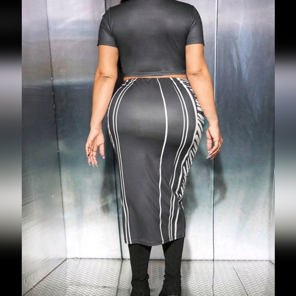 Two piece - Picture 1 of 2